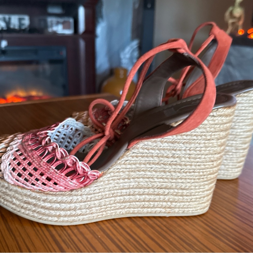Beautiful Mibo Menorca wedge sandals!